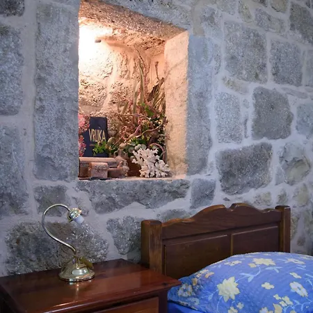 Cvitini Dvori Garjak * Vrlika