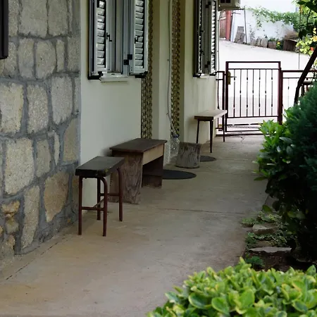 Apartment Cvitini Dvori Garjak