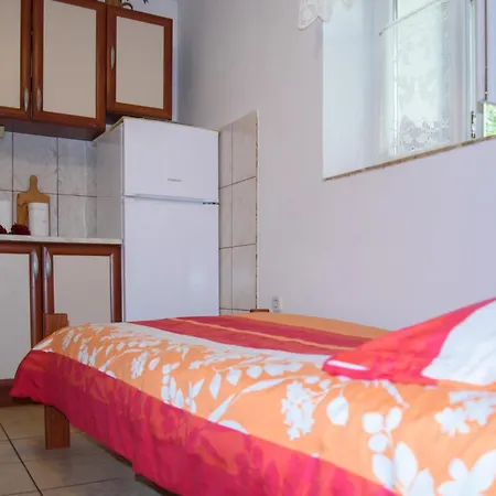 Cvitini Dvori Garjak Apartment