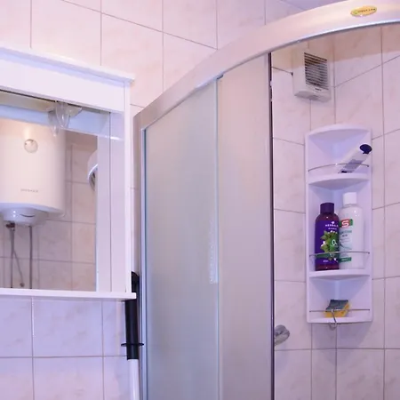 Apartment Cvitini Dvori Garjak