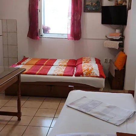 Cvitini Dvori Garjak * Vrlika
