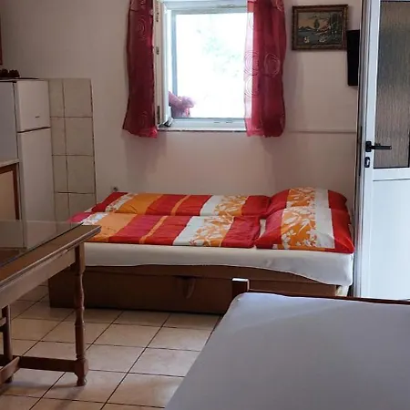 Cvitini Dvori Garjak Apartment